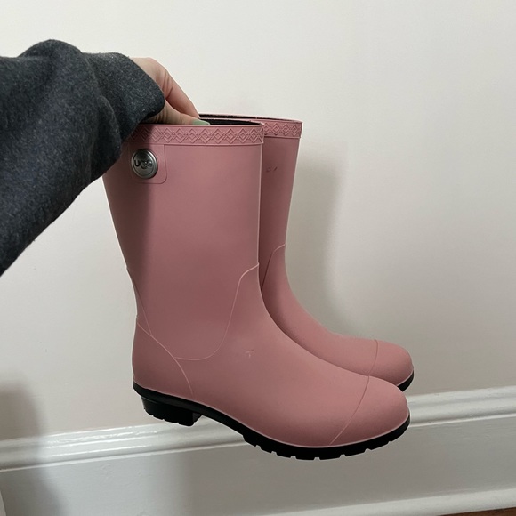 UGG Light Pink Rain Boots Size 7 - Picture 3 of 14